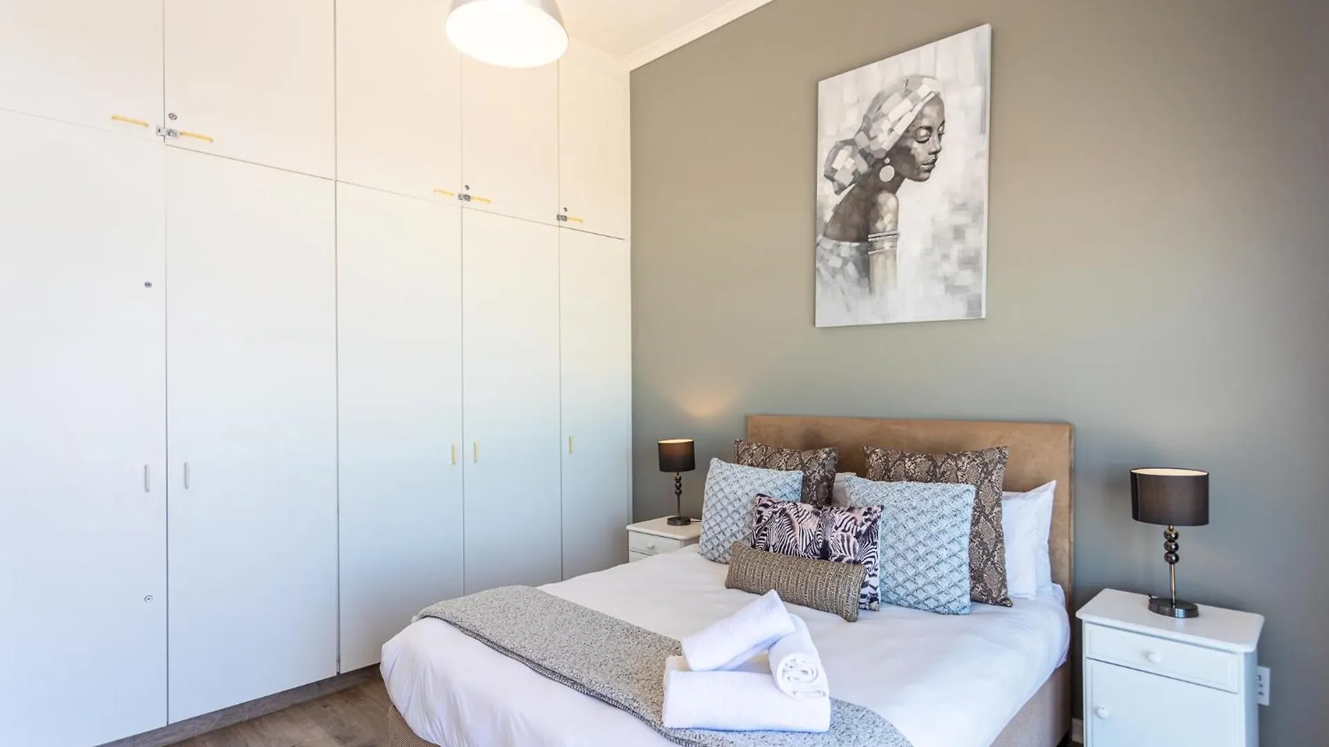 Sea Spray B403 By Ctha Apartment Bloubergstrand South Africa