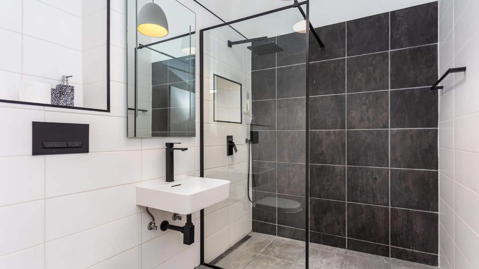Sea Spray B403 By Ctha Apartment Bloubergstrand