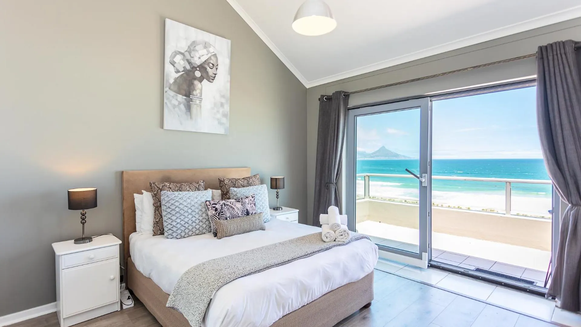 Sea Spray B403 By Ctha Apartment Bloubergstrand