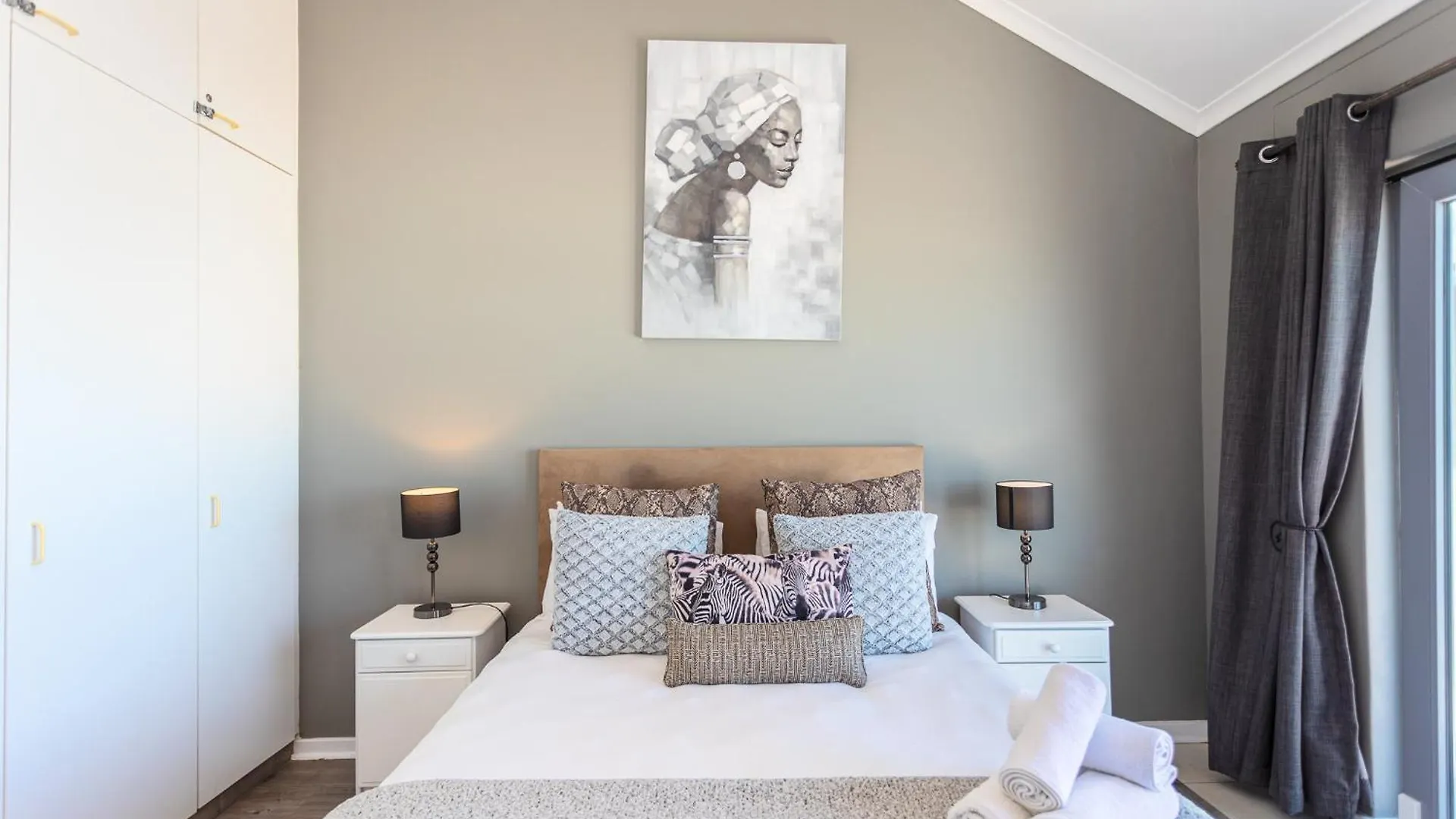 Sea Spray B403 By Ctha Apartment Bloubergstrand